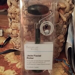 Jade Facial Roller   🆕
